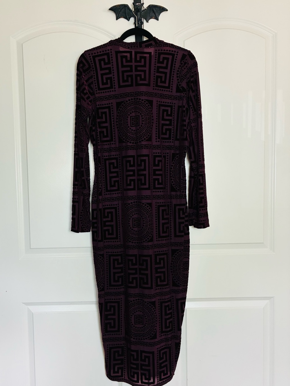 Gothic Women's Long Sleeve Deep Plum Dress with Velvet and Sheet material 3X - Picture 2 of 12